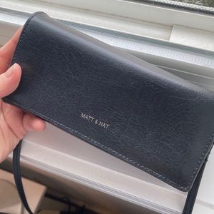 Matt and Nat Crossbody Wallet//Satchel
